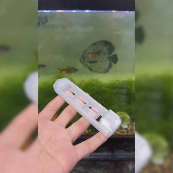 Floating Aquarium Feeder | Fish Tank Boat Feeder - Betta Fish Feeder - Frozen Blood Worm Feeder - Cargo Ship Fish Tank Decor
