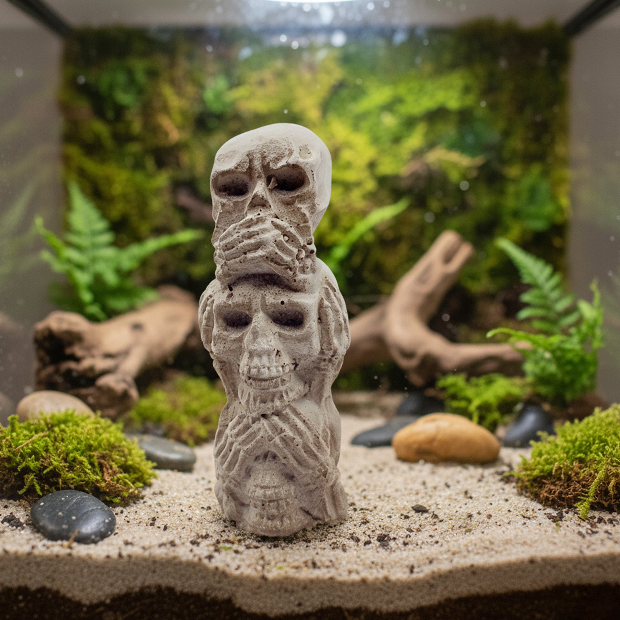 Skull Totem Tower Decor – Small Aquarium & Terrarium Accessory